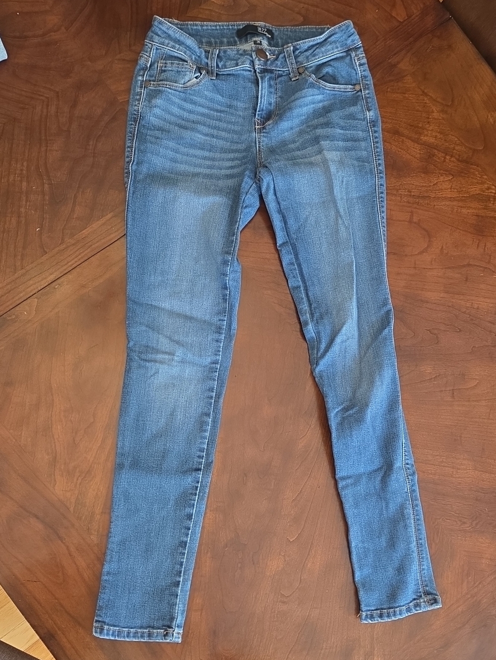 1822 Denim Women's Medium Wash Skinny Jeans